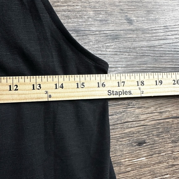 White House Black Market Black Relaxed Tie Front Lace Tank - Picture 7 of 9